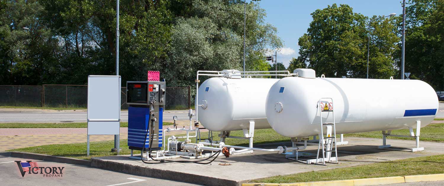 propane self service gas pump with two propane tanks